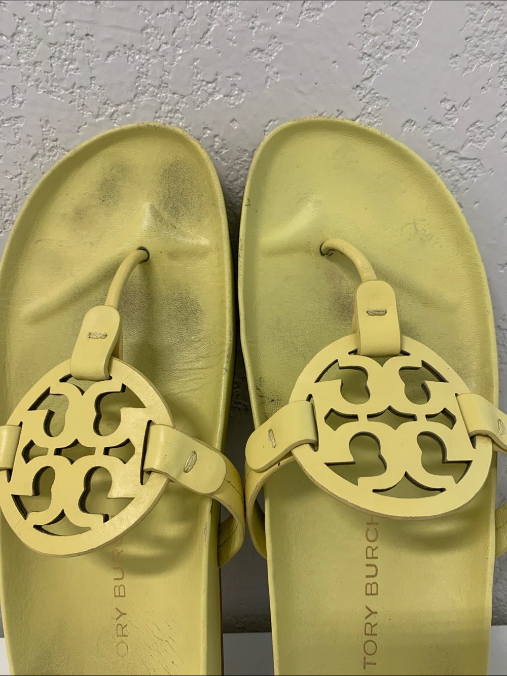 Tory Burch Lemon Yellow Logo Thong Sandals - Picture 2 of 8